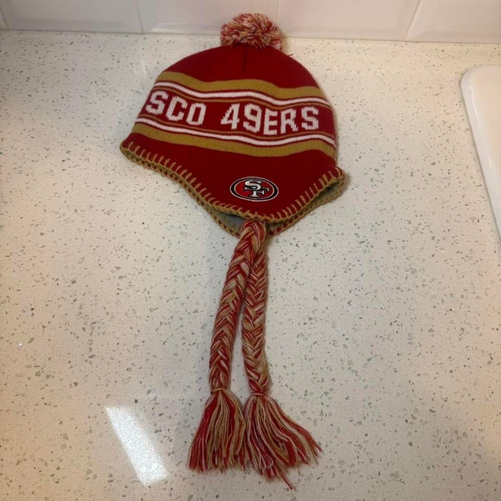 San Francisco 49ers YOUTH beanie with braided‎ tassel